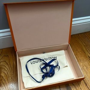 LV 12x8 box with dust bag